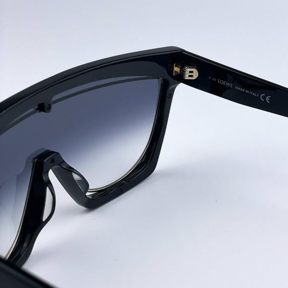 Loewe LW40012F FILIPA MASK  05B Sunglasses Black Gradient Smoke Shield Women